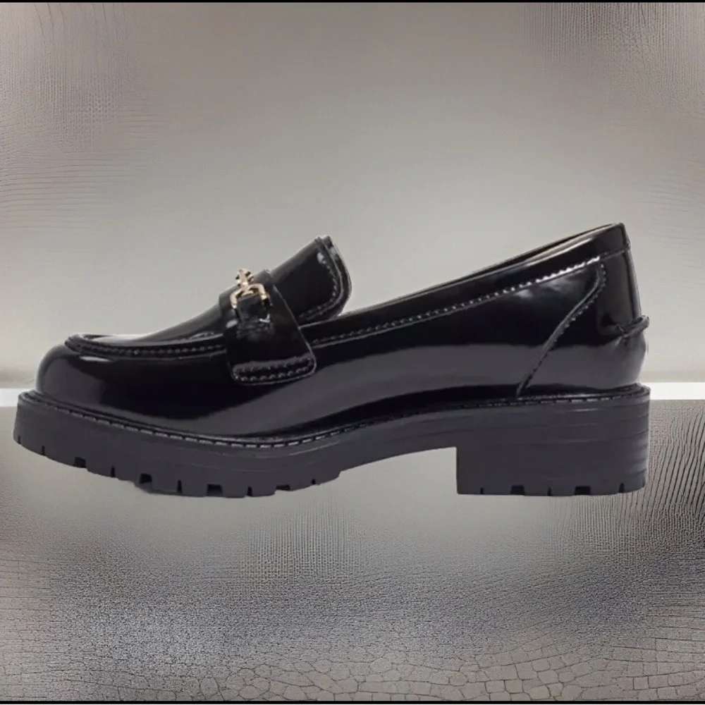 Sam Edelman LEATHER KID TULLY LUG SOLE LOAFER Black Box W/Gold Chain Decorative